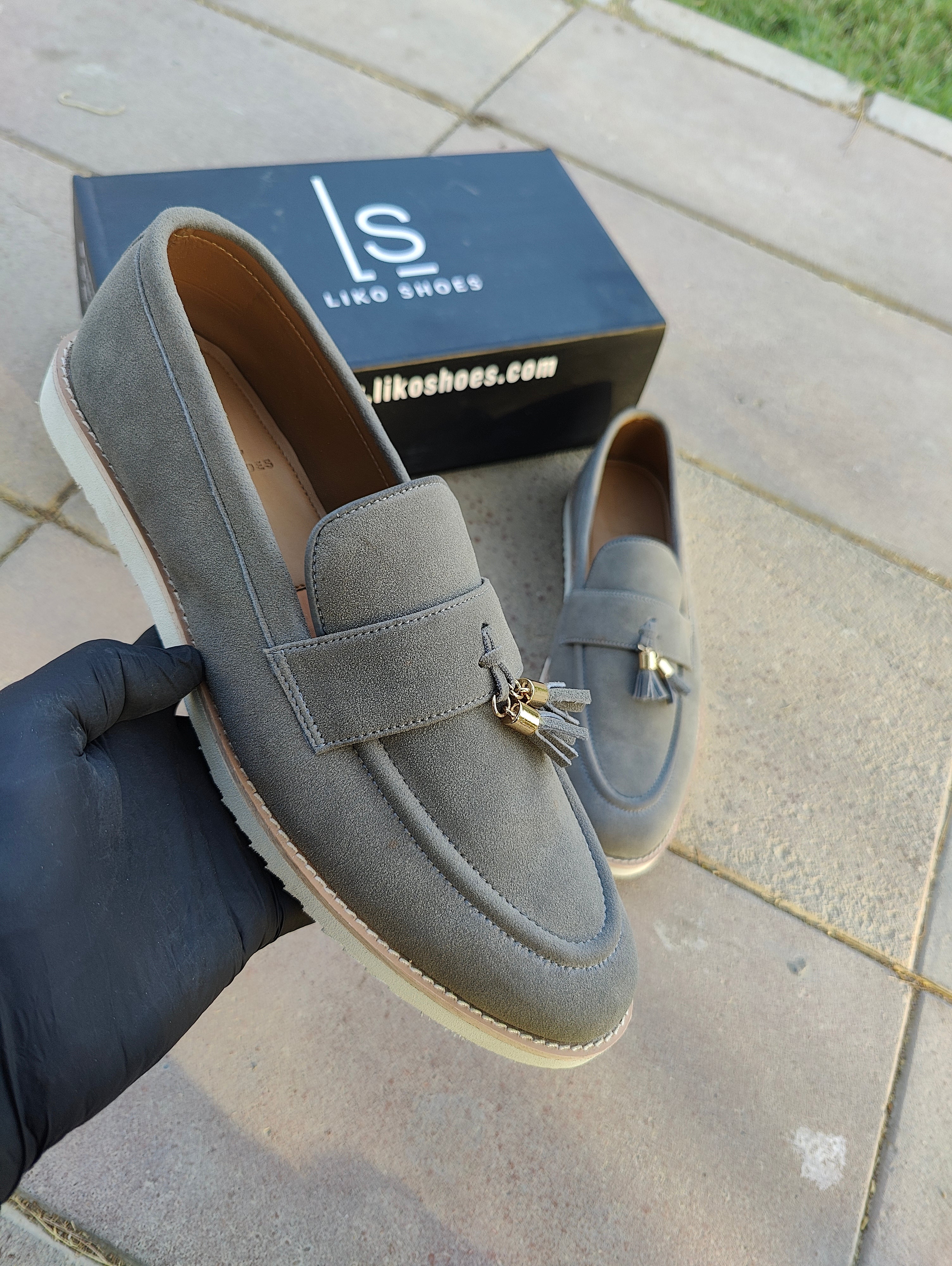 Grey Tassal